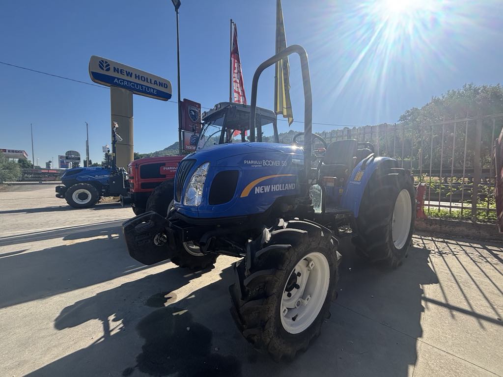 Trattore New Holland BOOMER 50