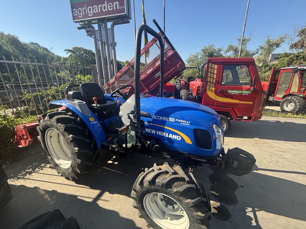Trattore New Holland BOOMER 50