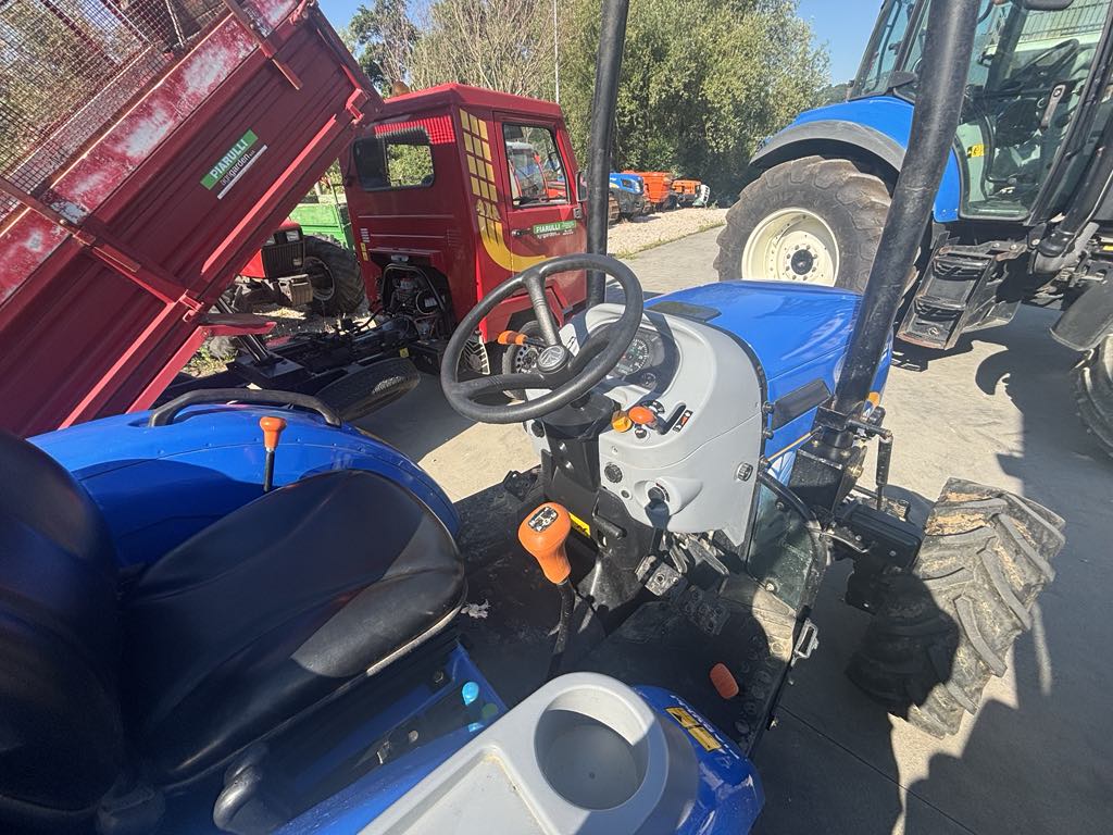 Trattore New Holland BOOMER 50